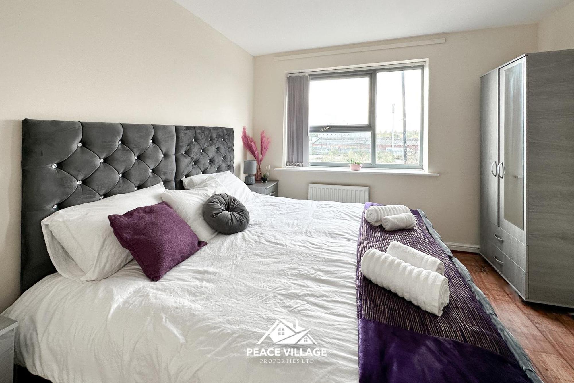 Ashton Co-living - Private Self-cater Holiday home Manchester