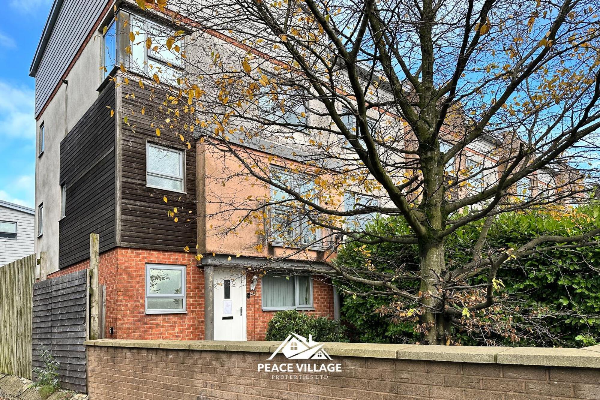 Ashton Co-living - Private Self-cater * Manchester